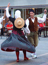 Bailes tradicionales con Es Rebost