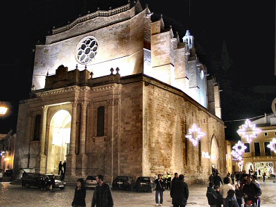 http://www.menorcaweb.com/portal/img/fotografies/248/catedral-menorca-2.jpg